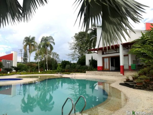Finca super hermosa en el mejor sector de Pereira y el eje - 位于里萨拉尔达佩雷拉的芬卡